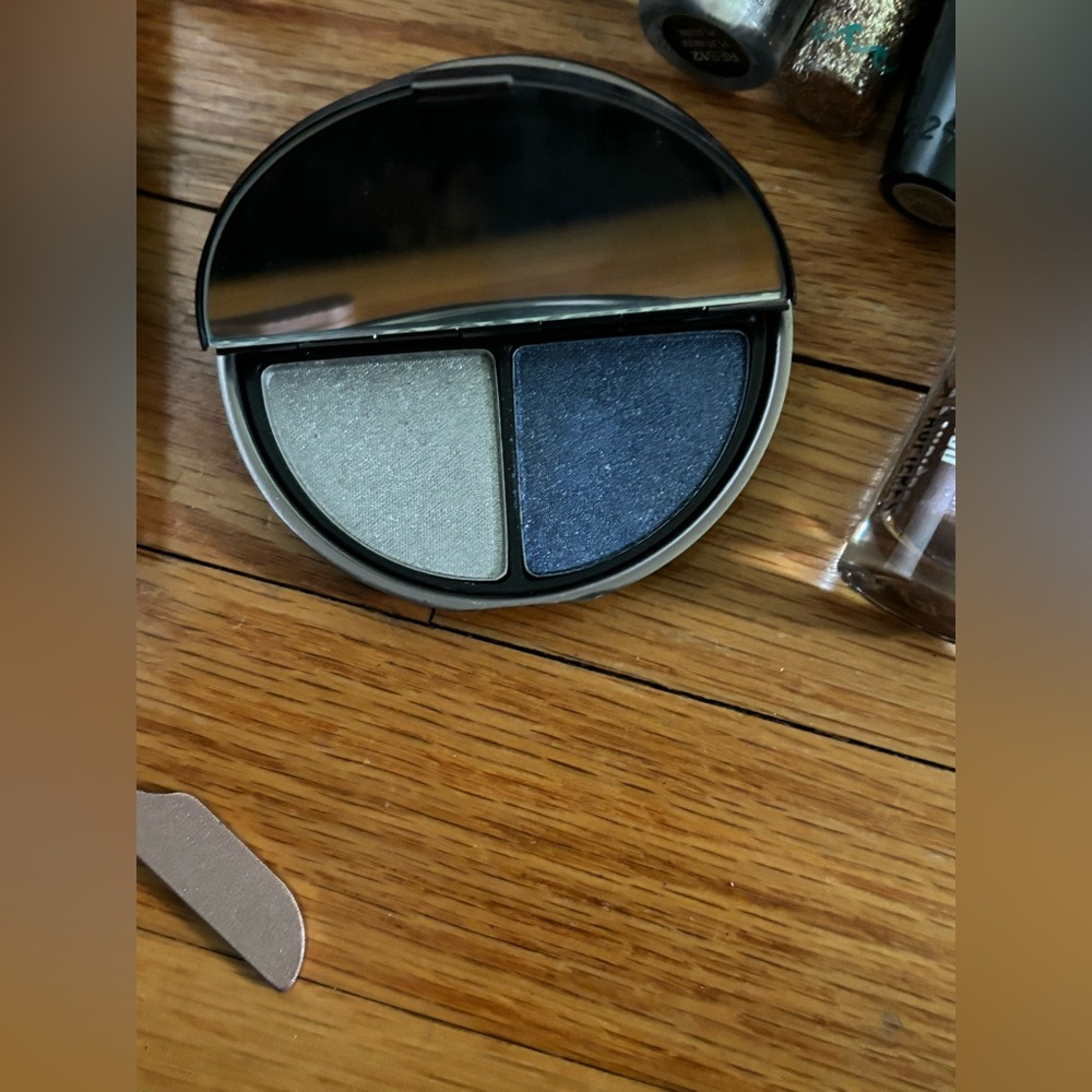 Make up bundle - Picture 8 of 8
